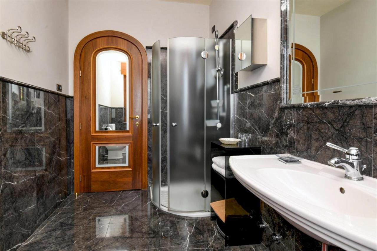 Private Luxury Villa With Pool Moniga del Garda Eksteriør billede