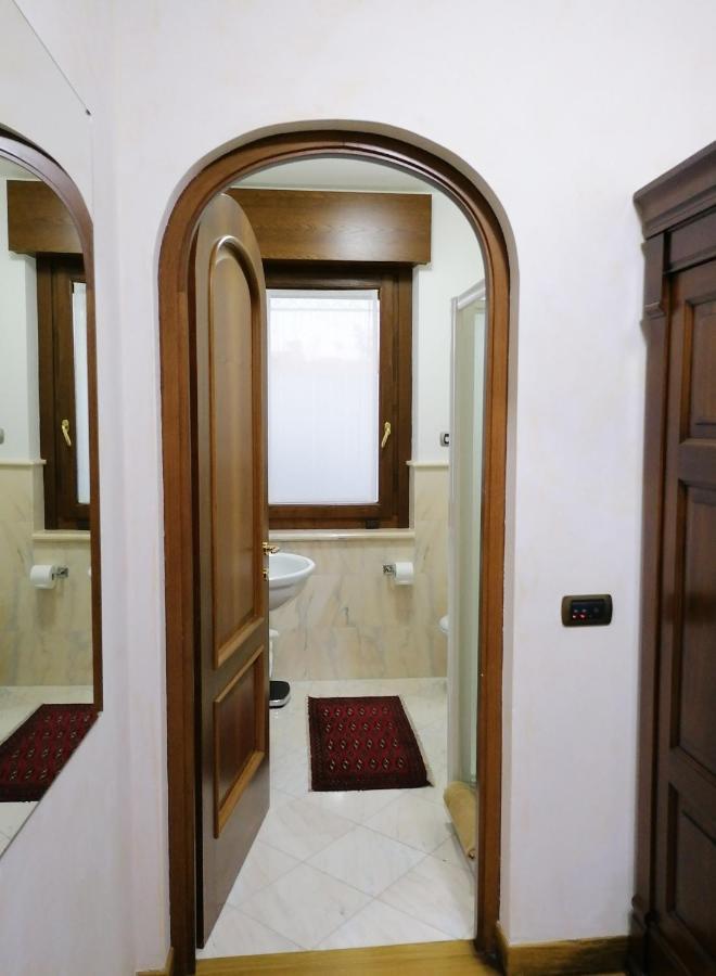 Private Luxury Villa With Pool Moniga del Garda Eksteriør billede