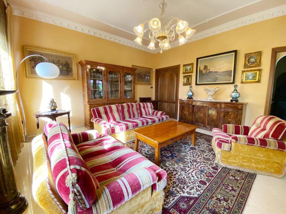 Private Luxury Villa With Pool Moniga del Garda Eksteriør billede