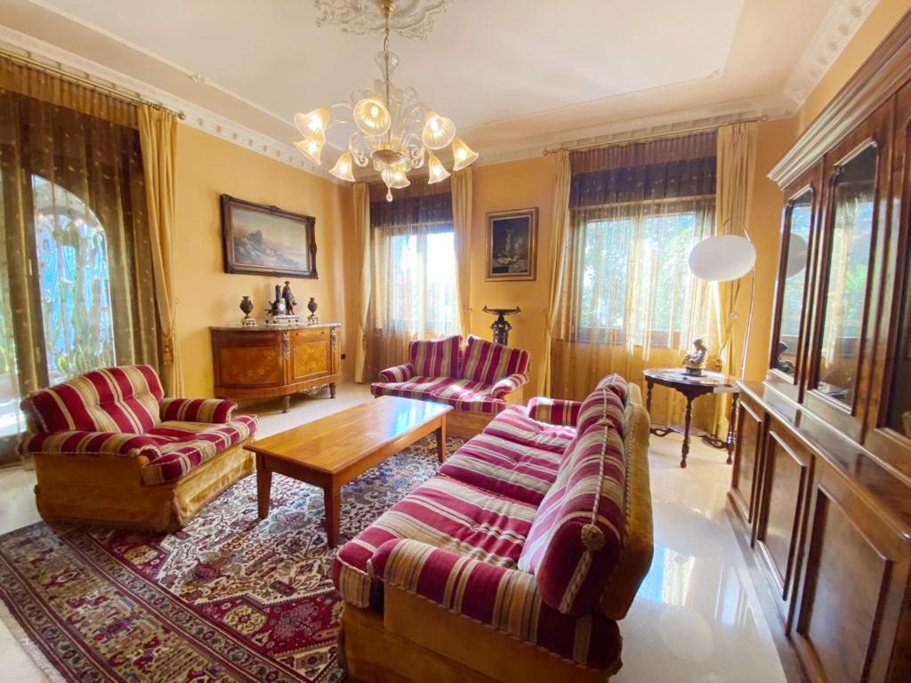 Private Luxury Villa With Pool Moniga del Garda Eksteriør billede