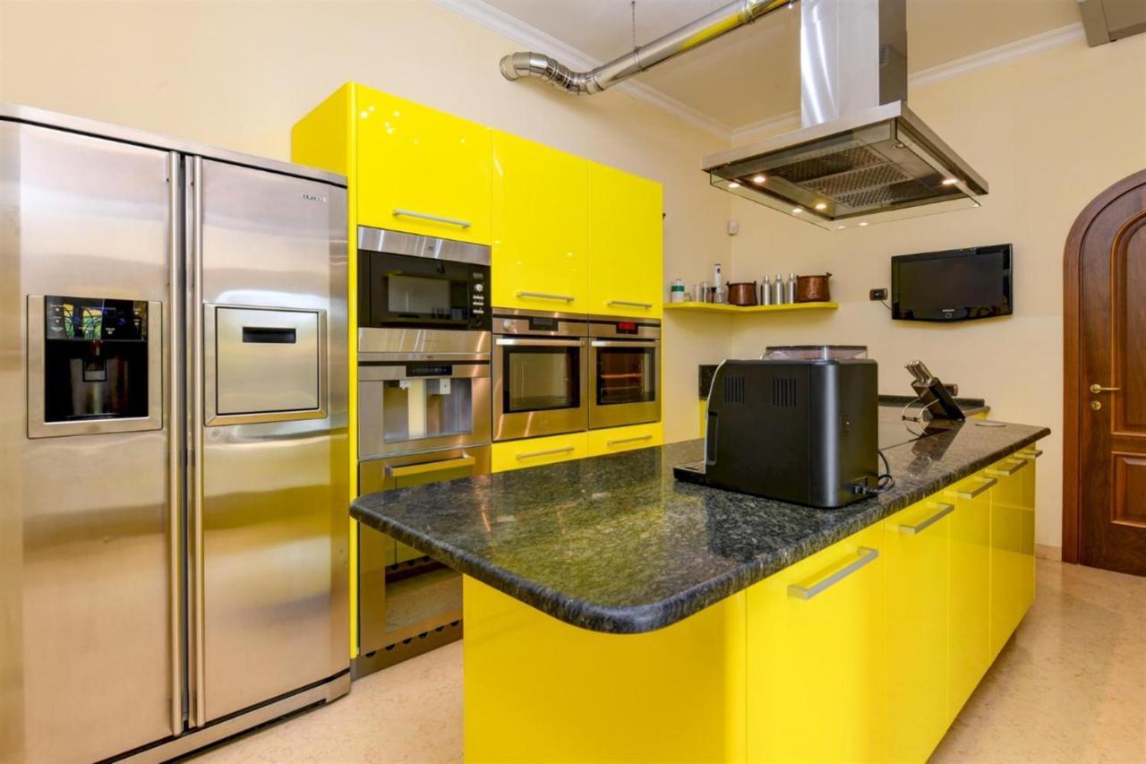 Private Luxury Villa With Pool Moniga del Garda Eksteriør billede